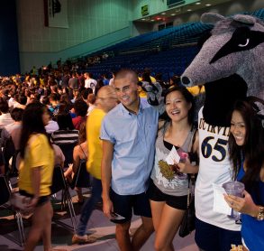 UCI mascot Peter the Anteater gets acquainted with some newcomers. The incoming class has students from all 50 states and 83 countries.Daniel A. Anderson / University Communications