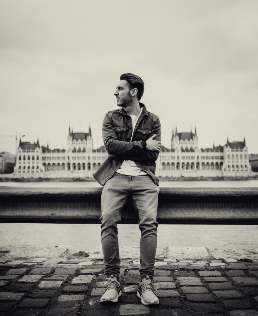 roland-denes-sSptCbroFqM-unsplash2-min-min