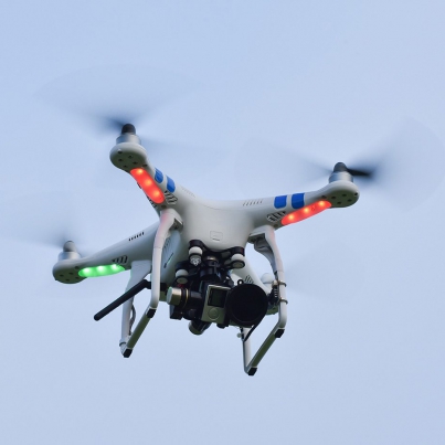 camera-drone-fly-109003